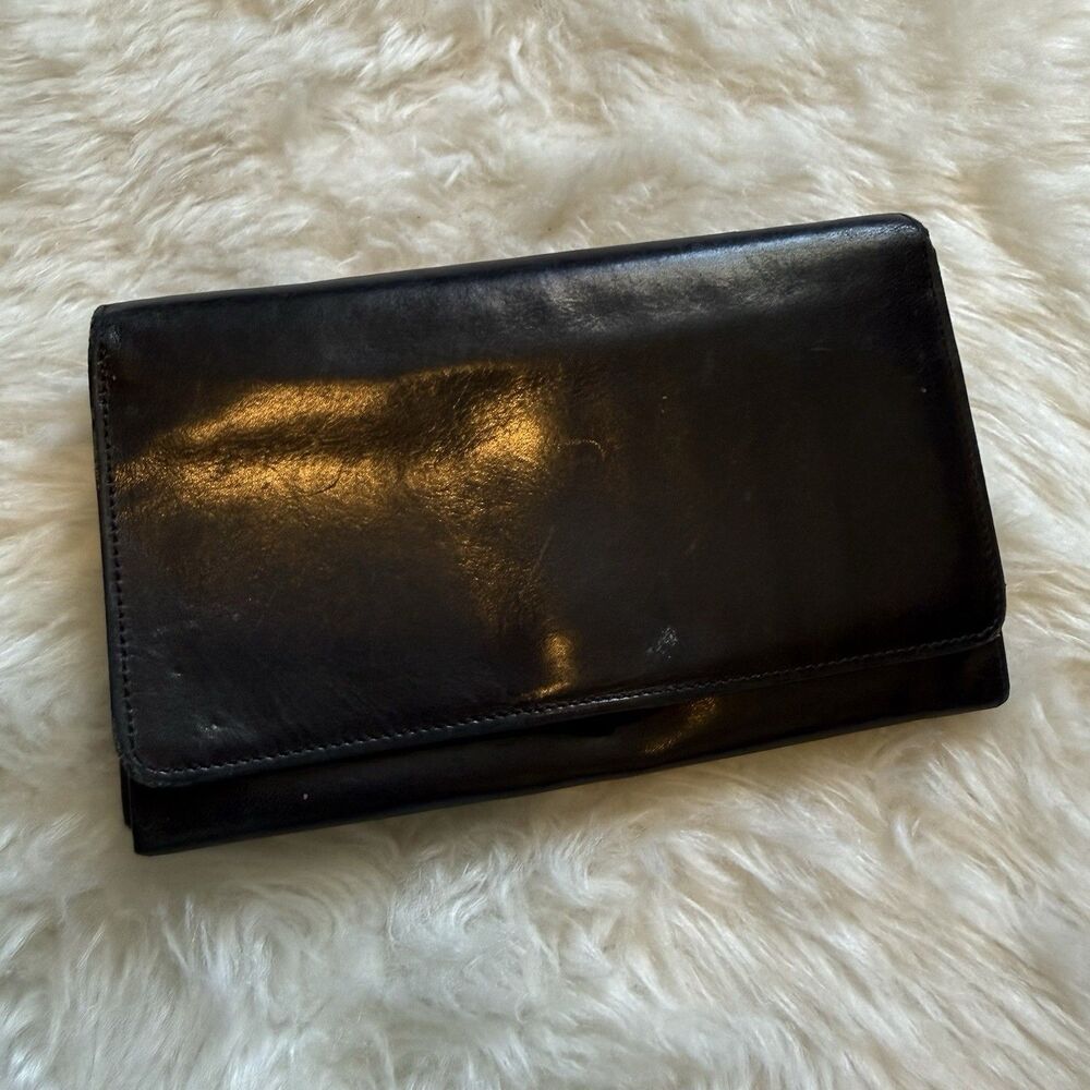 G. H. Bass & Co. Black Full Grain Leather Pocketbook Wallet Zippered Pockets